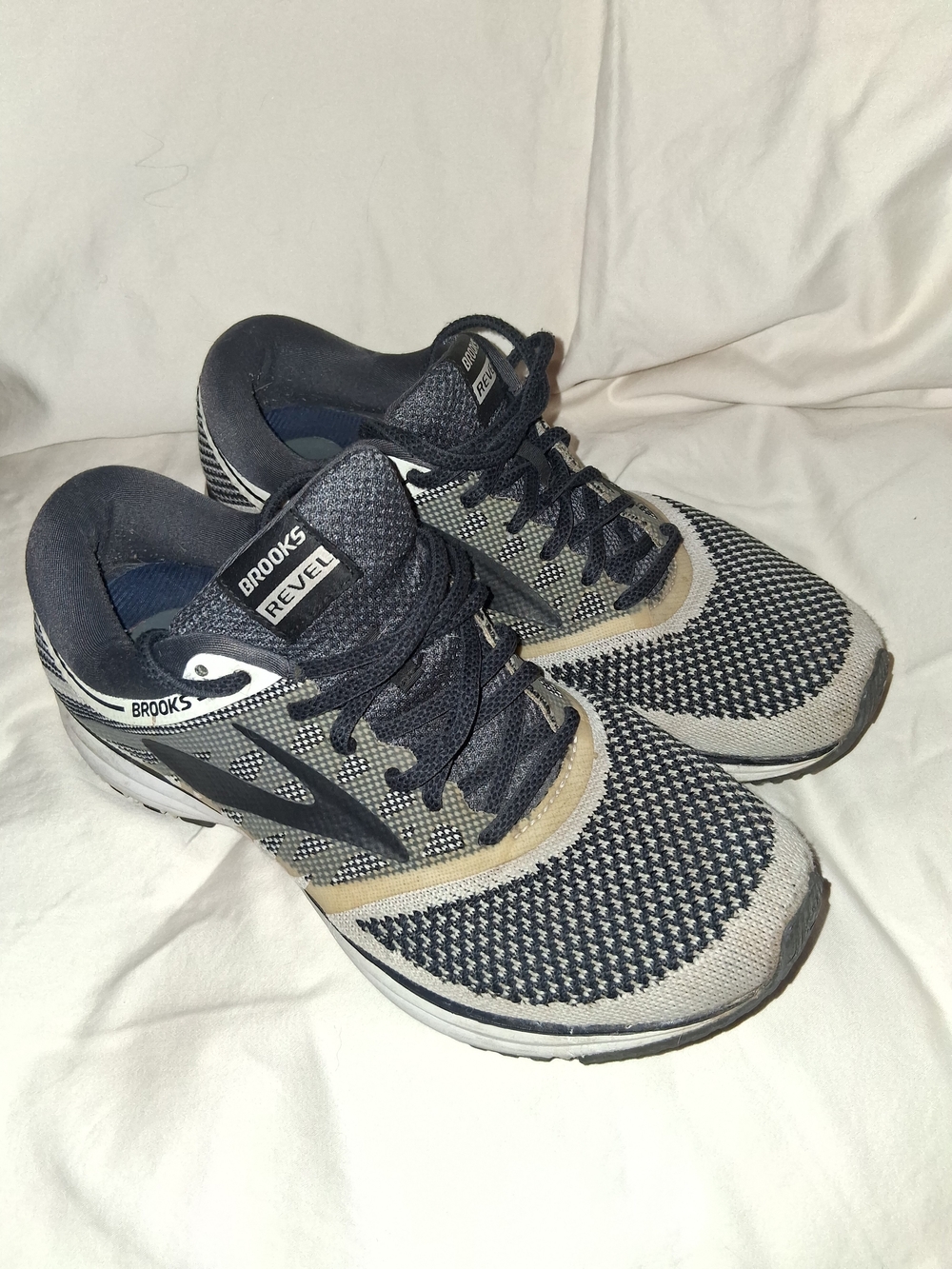 Brooks Revel Men's Running Shoes - Black, Gray & Tan